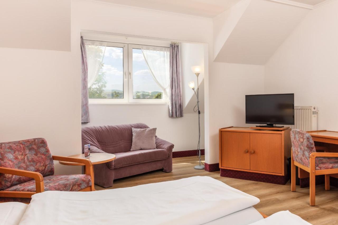 Sattelbogener Hof Hotel Traitsching Bagian luar foto