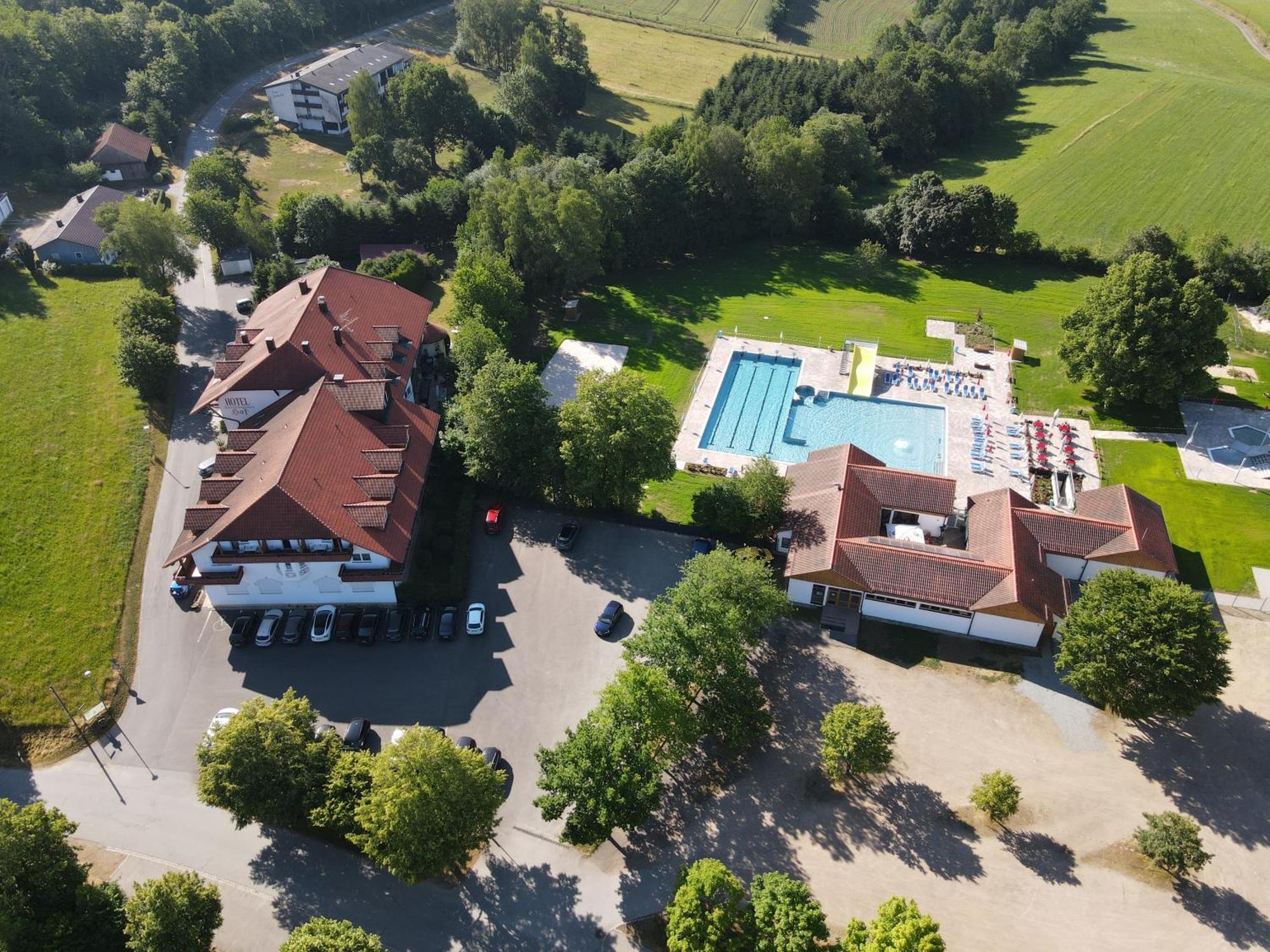 Sattelbogener Hof Hotel Traitsching Bagian luar foto
