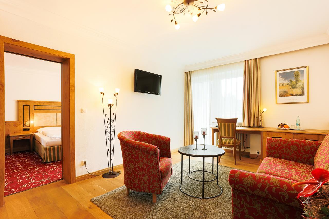Sattelbogener Hof Hotel Traitsching Bagian luar foto