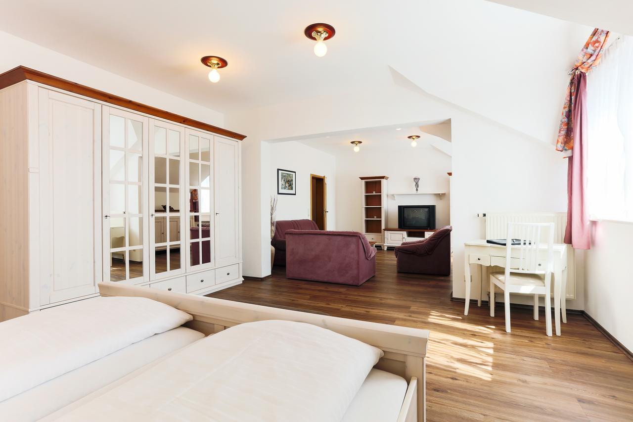 Sattelbogener Hof Hotel Traitsching Bagian luar foto