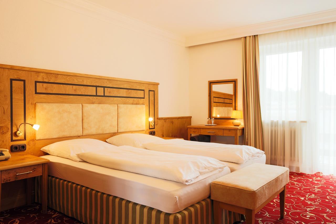 Sattelbogener Hof Hotel Traitsching Bagian luar foto