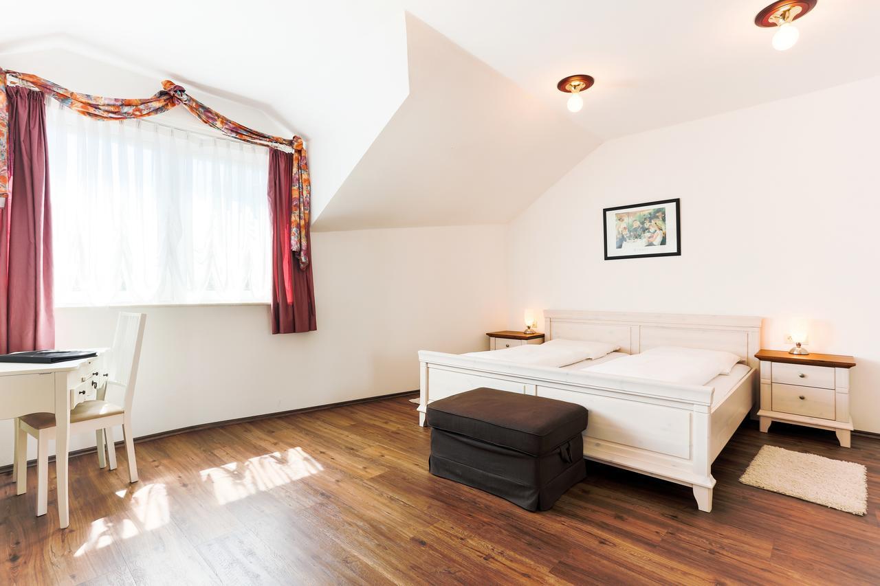 Sattelbogener Hof Hotel Traitsching Bagian luar foto