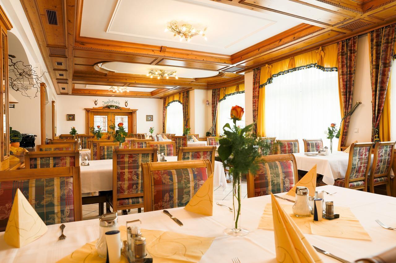 Sattelbogener Hof Hotel Traitsching Bagian luar foto