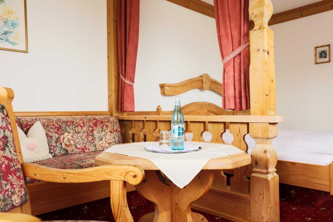 Sattelbogener Hof Hotel Traitsching Bagian luar foto