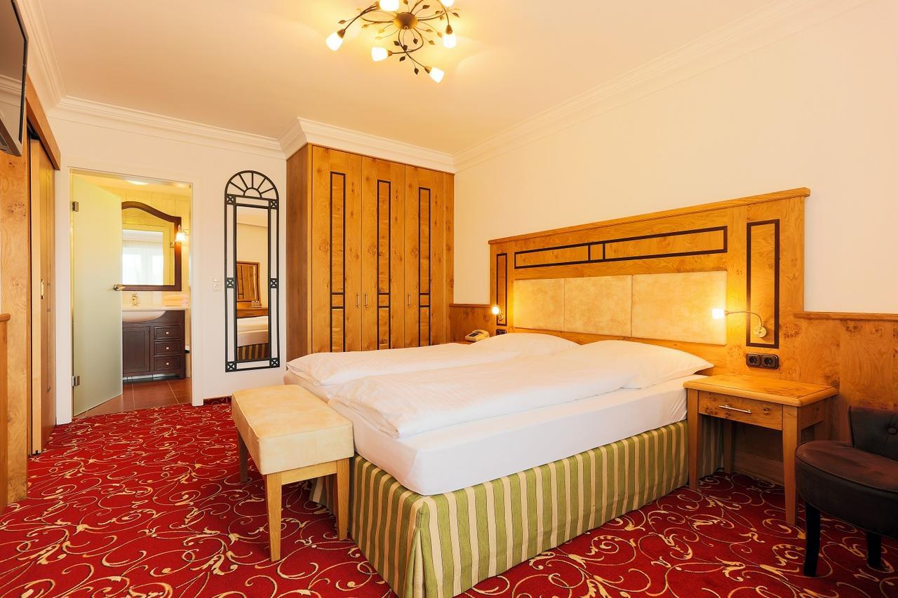 Sattelbogener Hof Hotel Traitsching Bagian luar foto